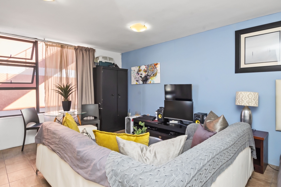 1 Bedroom Property for Sale in Zonnebloem Western Cape